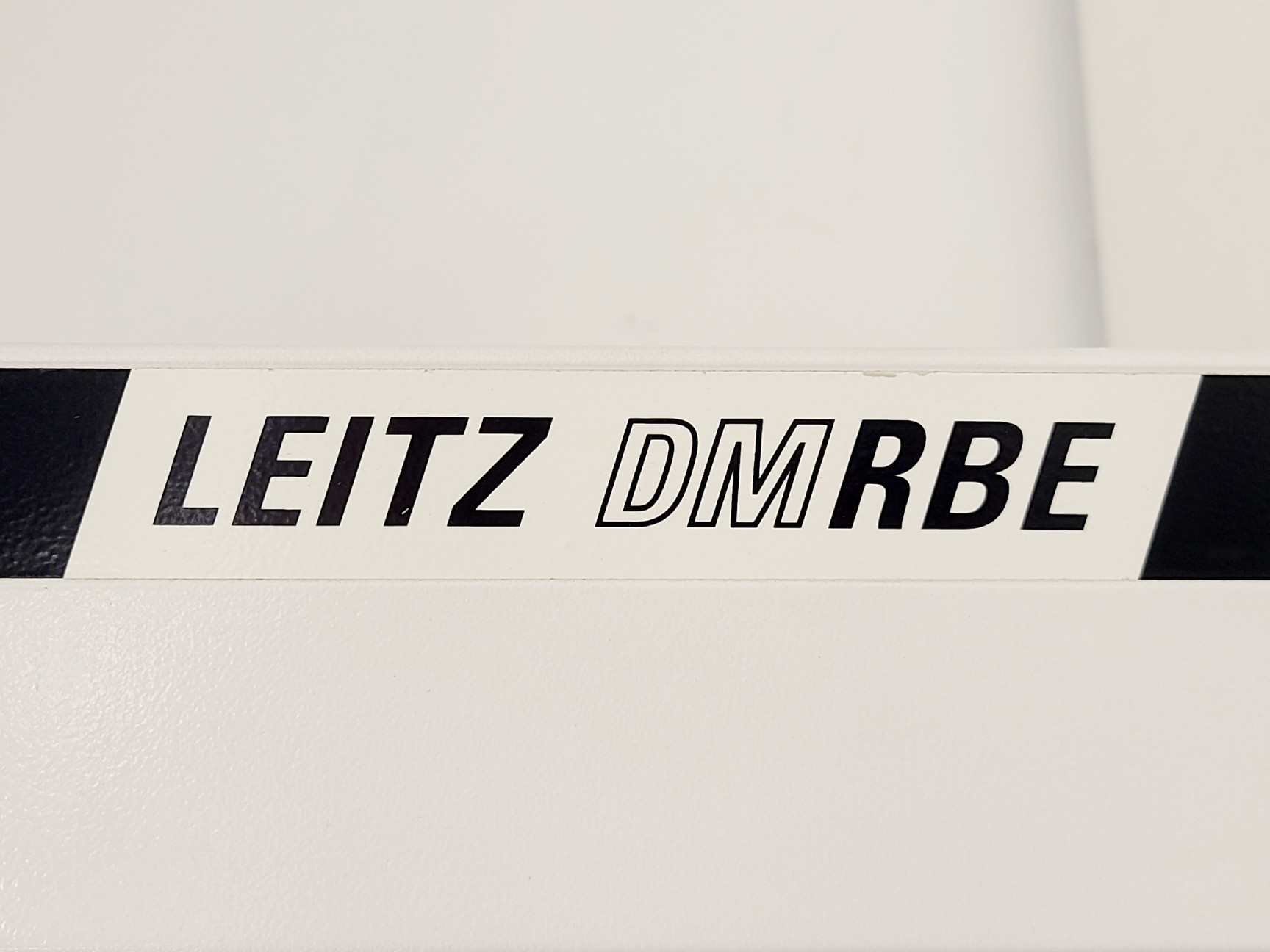 Image of Leica DMRBE Microscope w/ Motorised Stage, Cairn Monoled & QImaging wLS LED