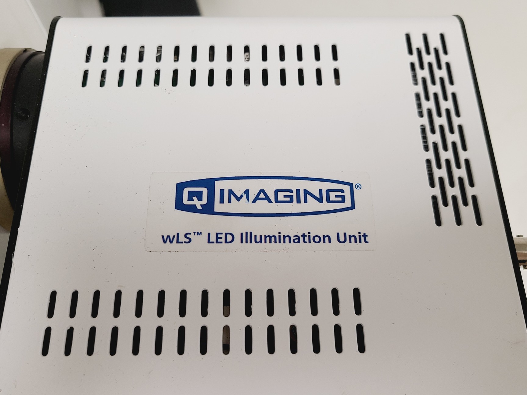 Image of Leica DMRBE Microscope w/ Motorised Stage, Cairn Monoled & QImaging wLS LED