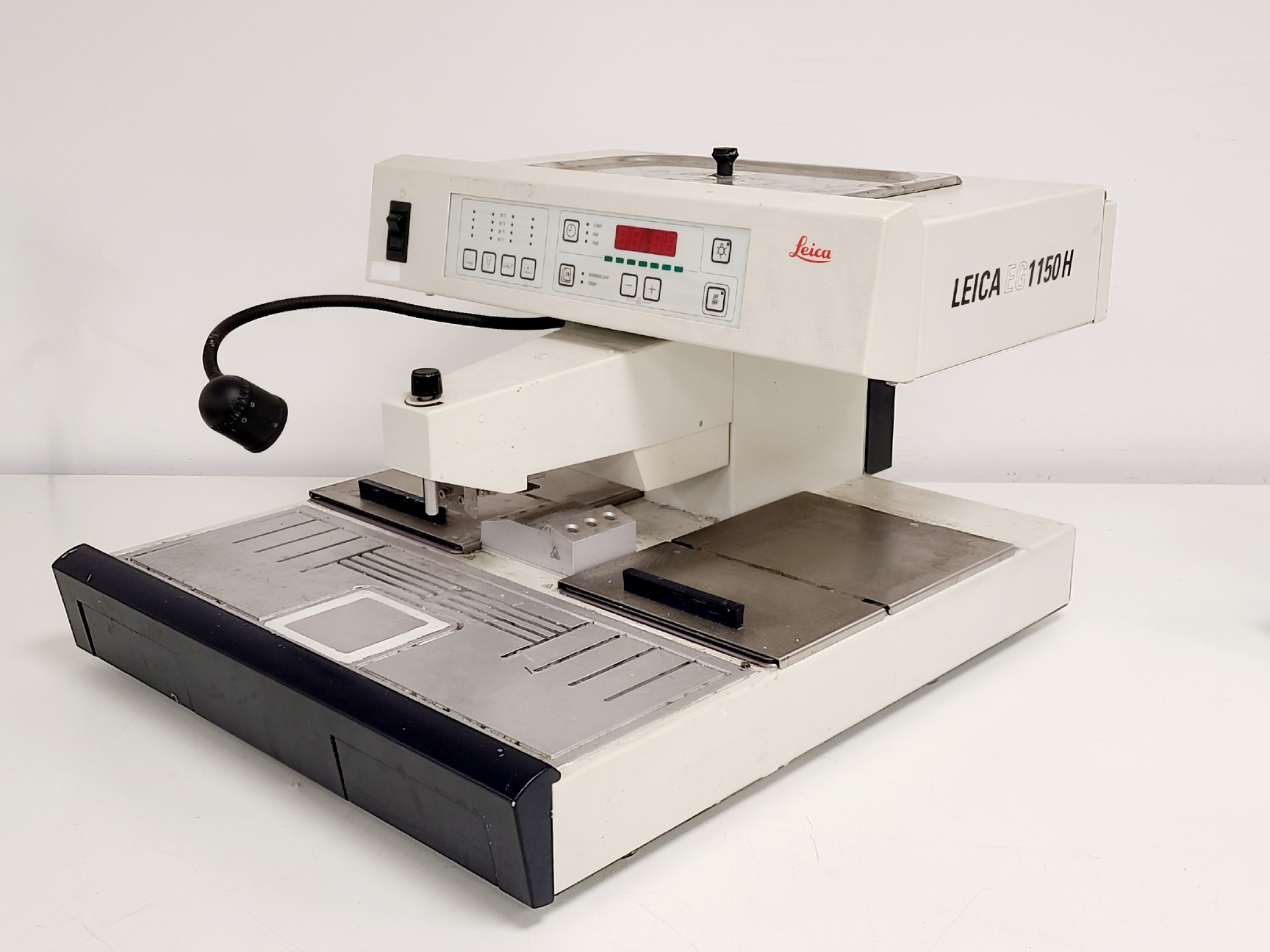 Leica EG1150H Paraffin Embedder Lab