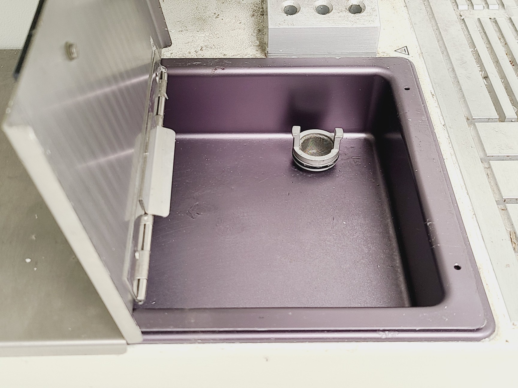 Image of Leica EG1150H Paraffin Embedder