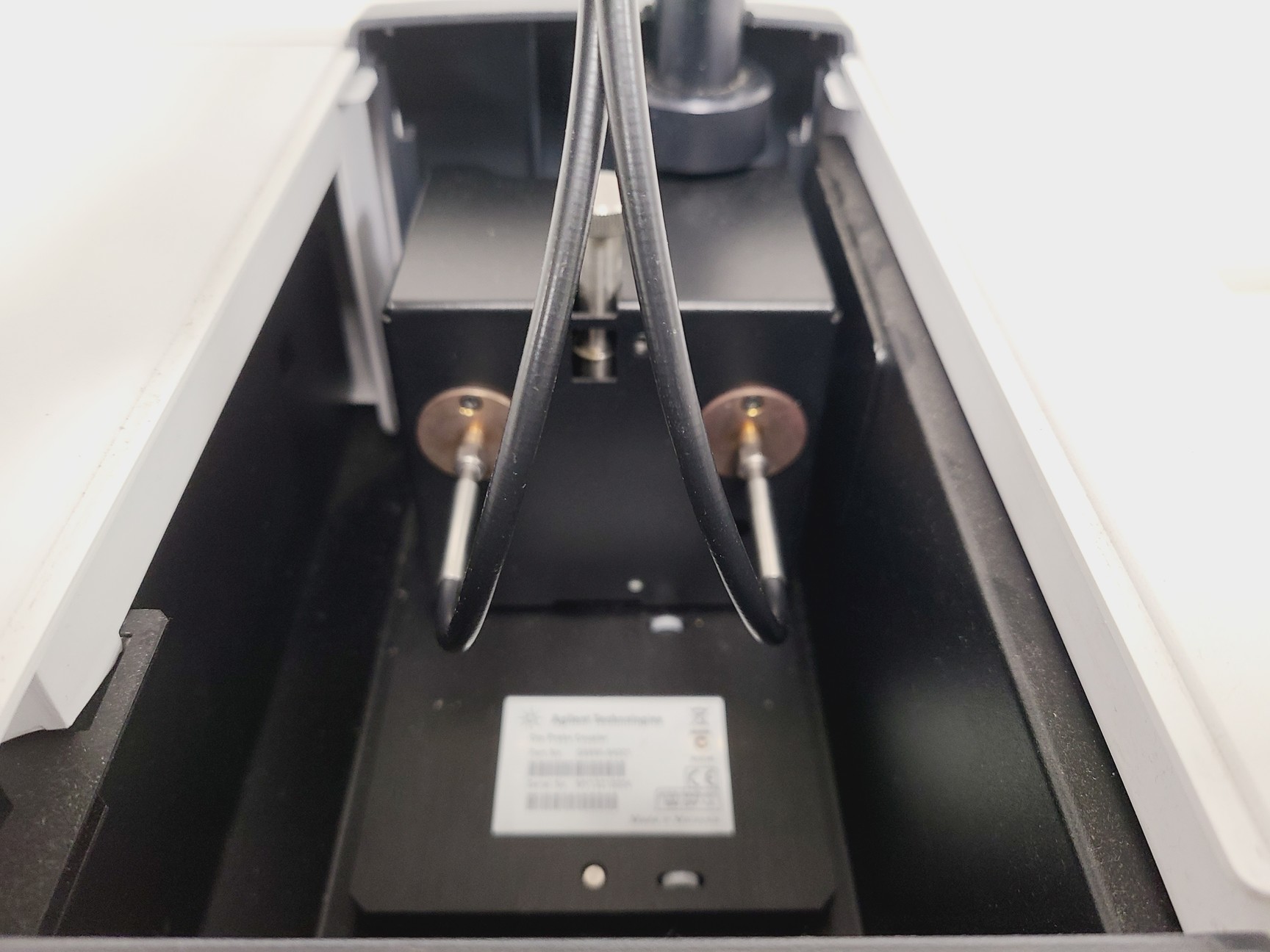 Image of Agilent Technologies Cary 60 UV-Vis Spectrometer with Dip Probe Coupler