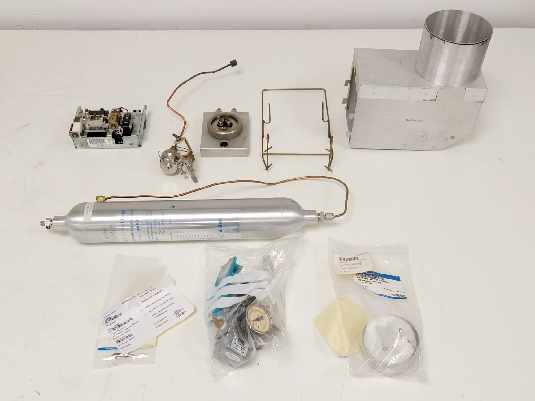 Image of Agilent 7890A GC w/ CTC Analytics GCPAL Gas Chromatography System Lab