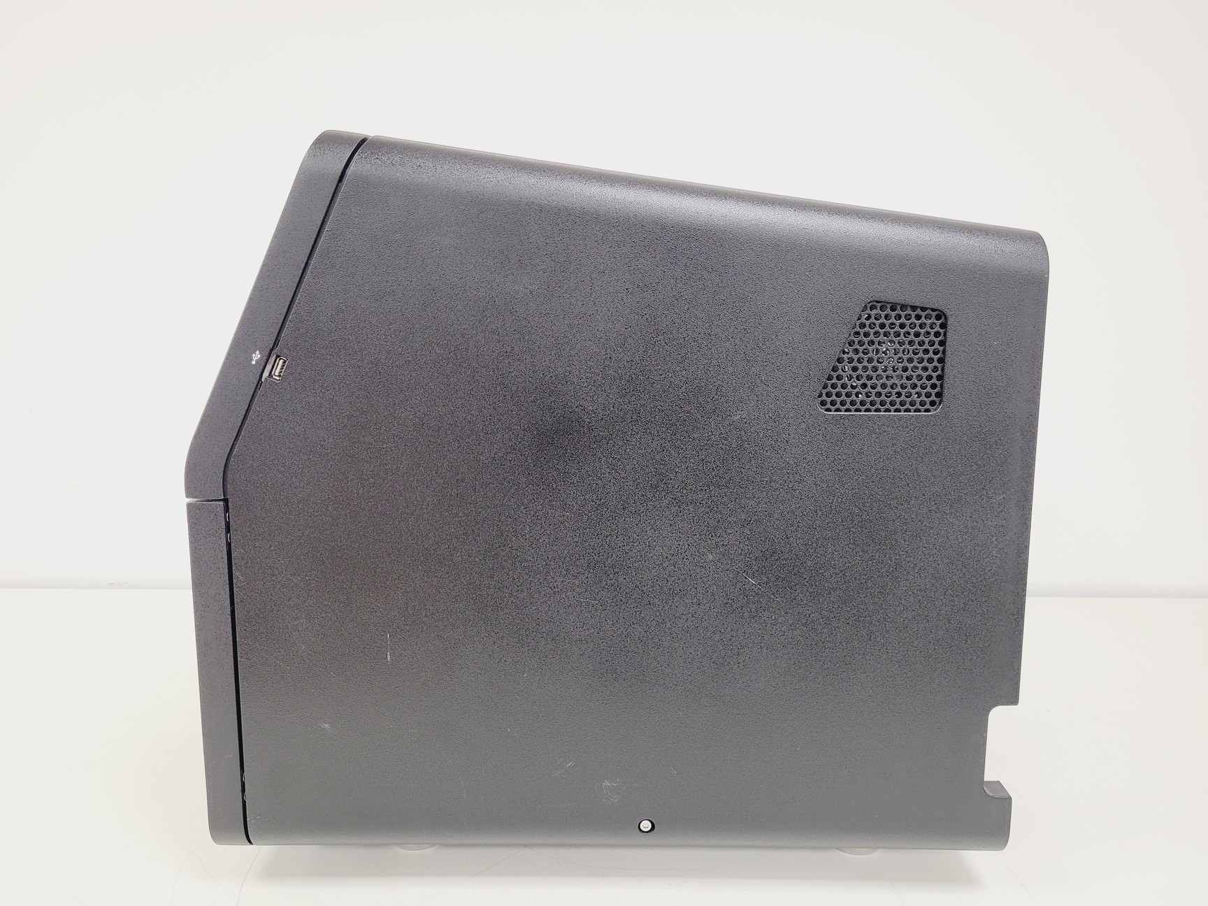 Image of Illumina MiSeq Benchtop Gene Sequencing System