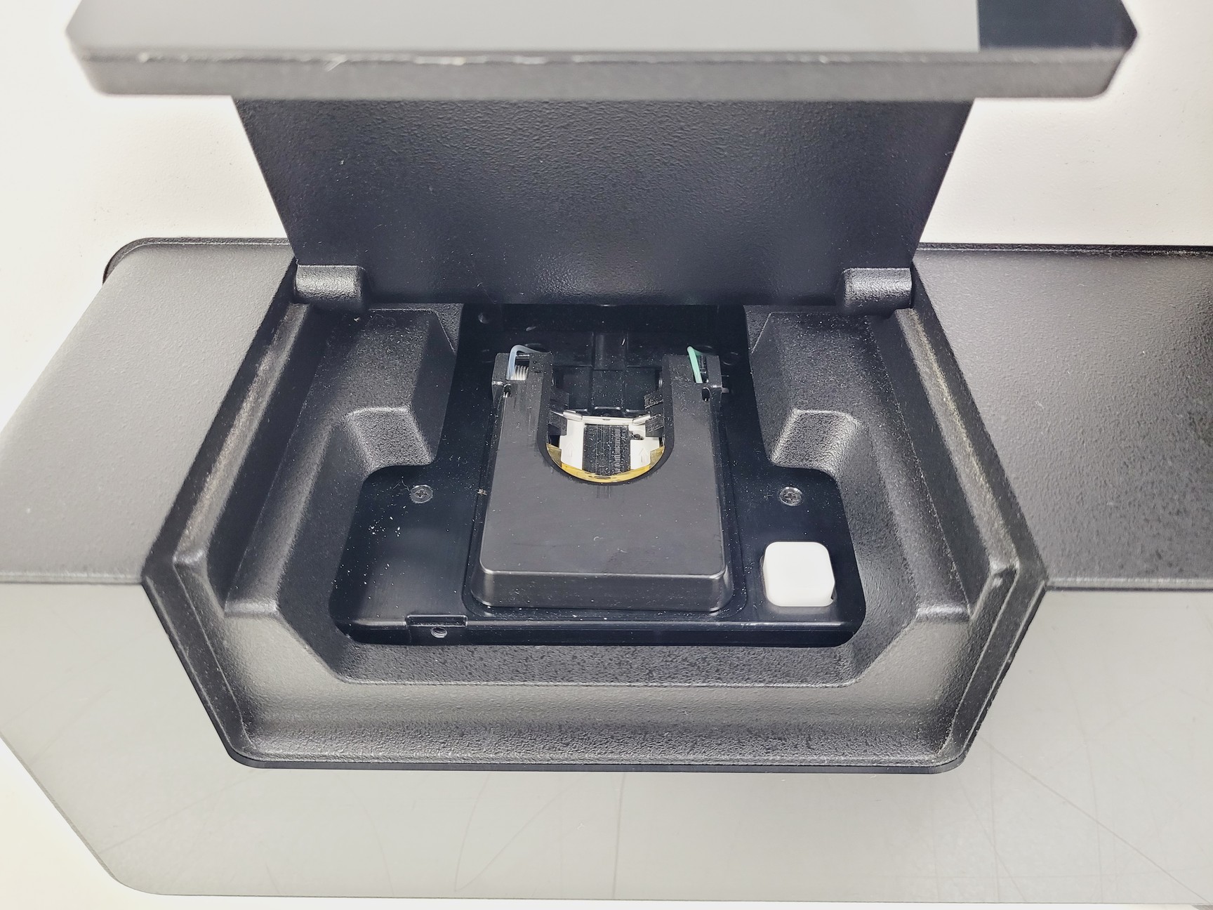 Image of Illumina MiSeq Benchtop Gene Sequencing System