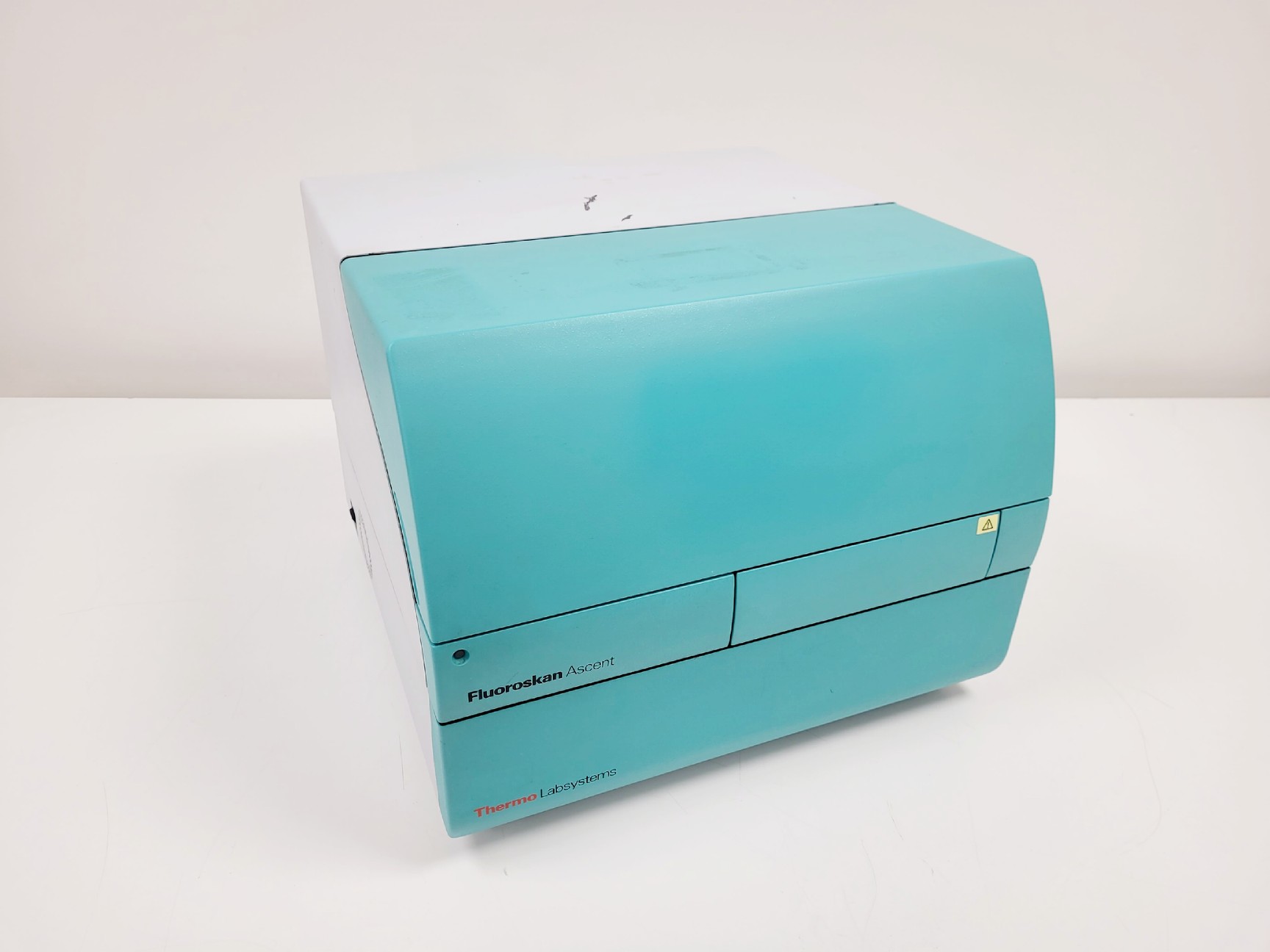 Image of Thermo Scientific Fluoroskan Ascent 374 Microplate Reader Lab