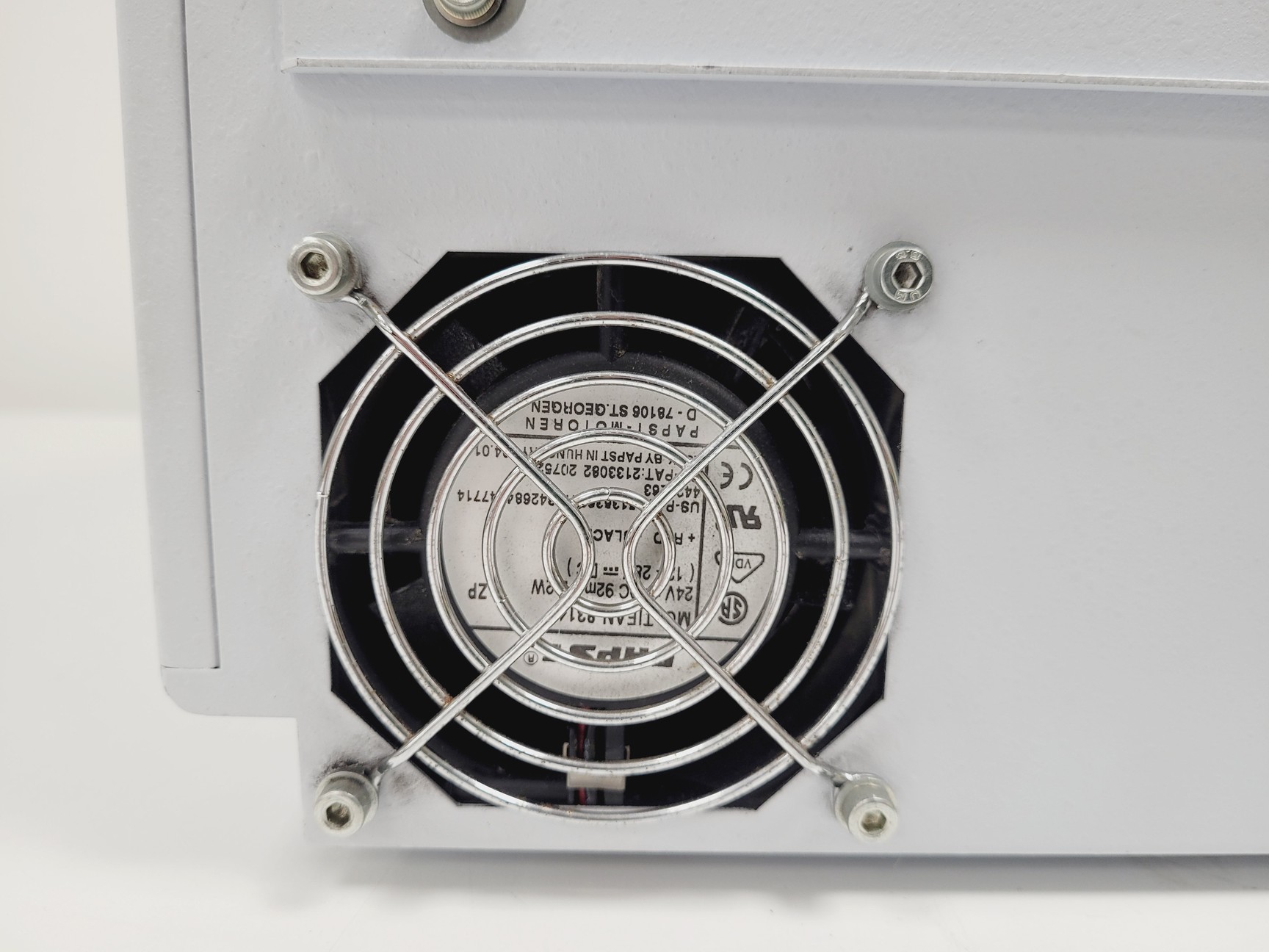 Image of Thermo Scientific Fluoroskan Ascent 374 Microplate Reader Lab