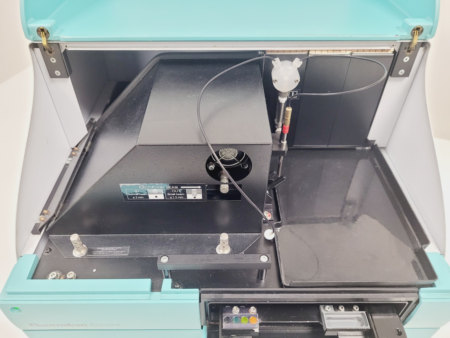 Image of Thermo Scientific Fluoroskan Ascent 374 Microplate Reader Lab