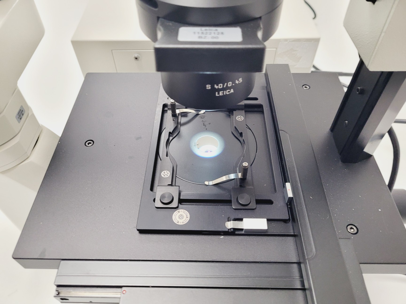 Image of Leica DMIL LED Fluo Microscope w/ DFC7000 T Camera, EL6000 Light & PC Setup