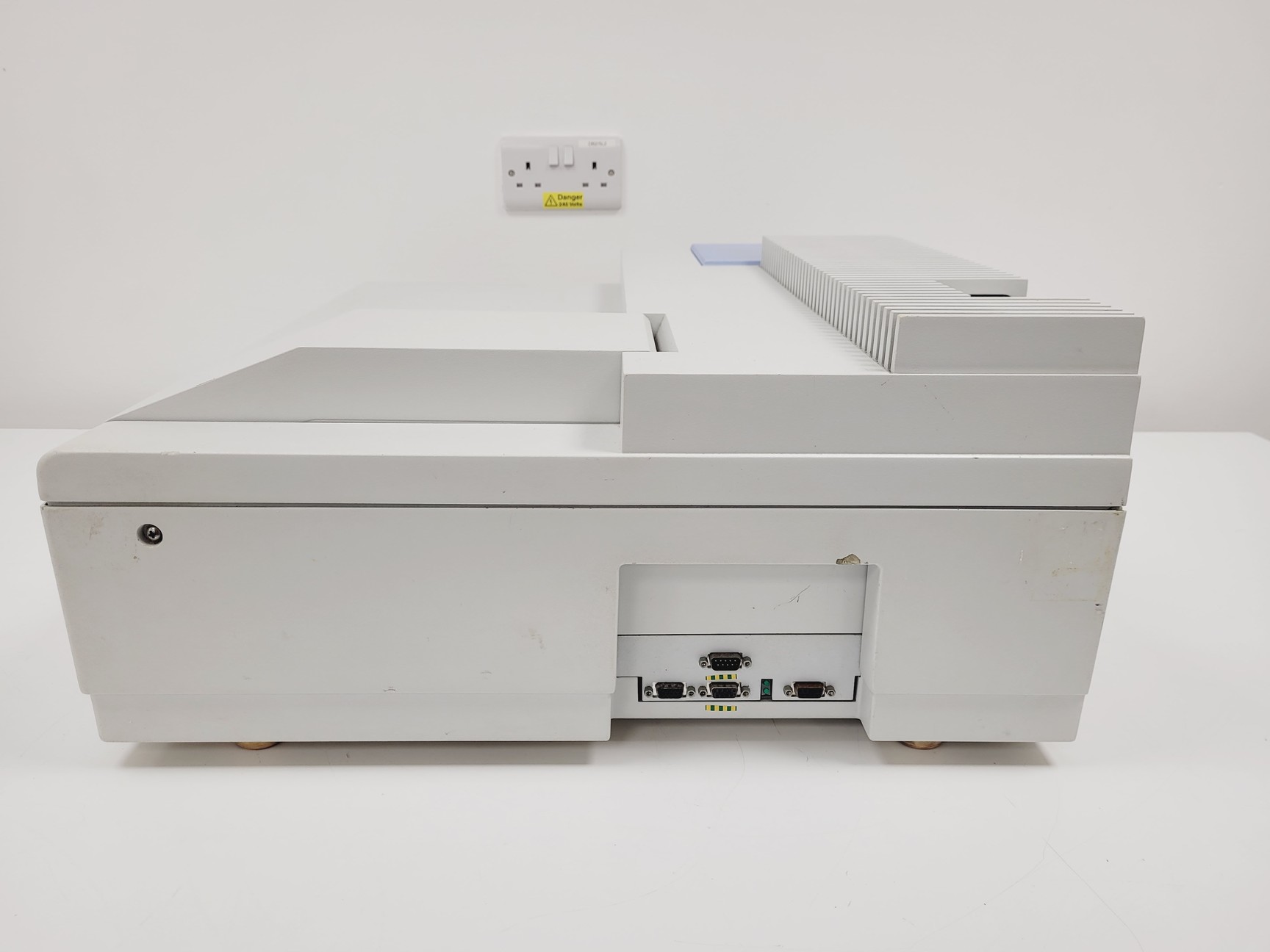 Image of Lambda 35 UV/VIS Spectrometer