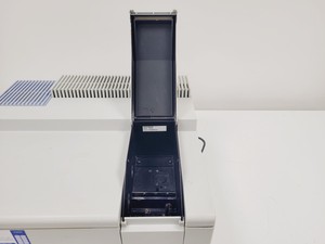 Thumbnail image of Lambda 35 UV/VIS Spectrometer