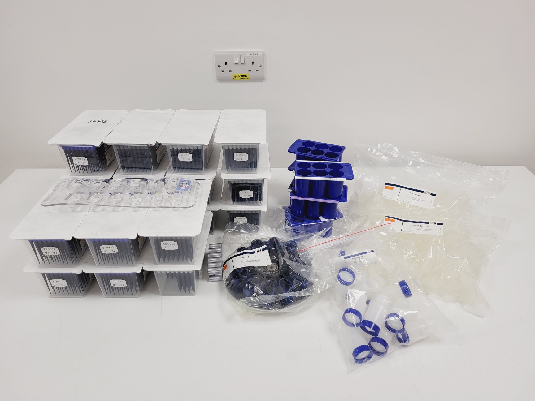 Image of QIAGEN QIAcube Nucleic Acid Purification System Lab