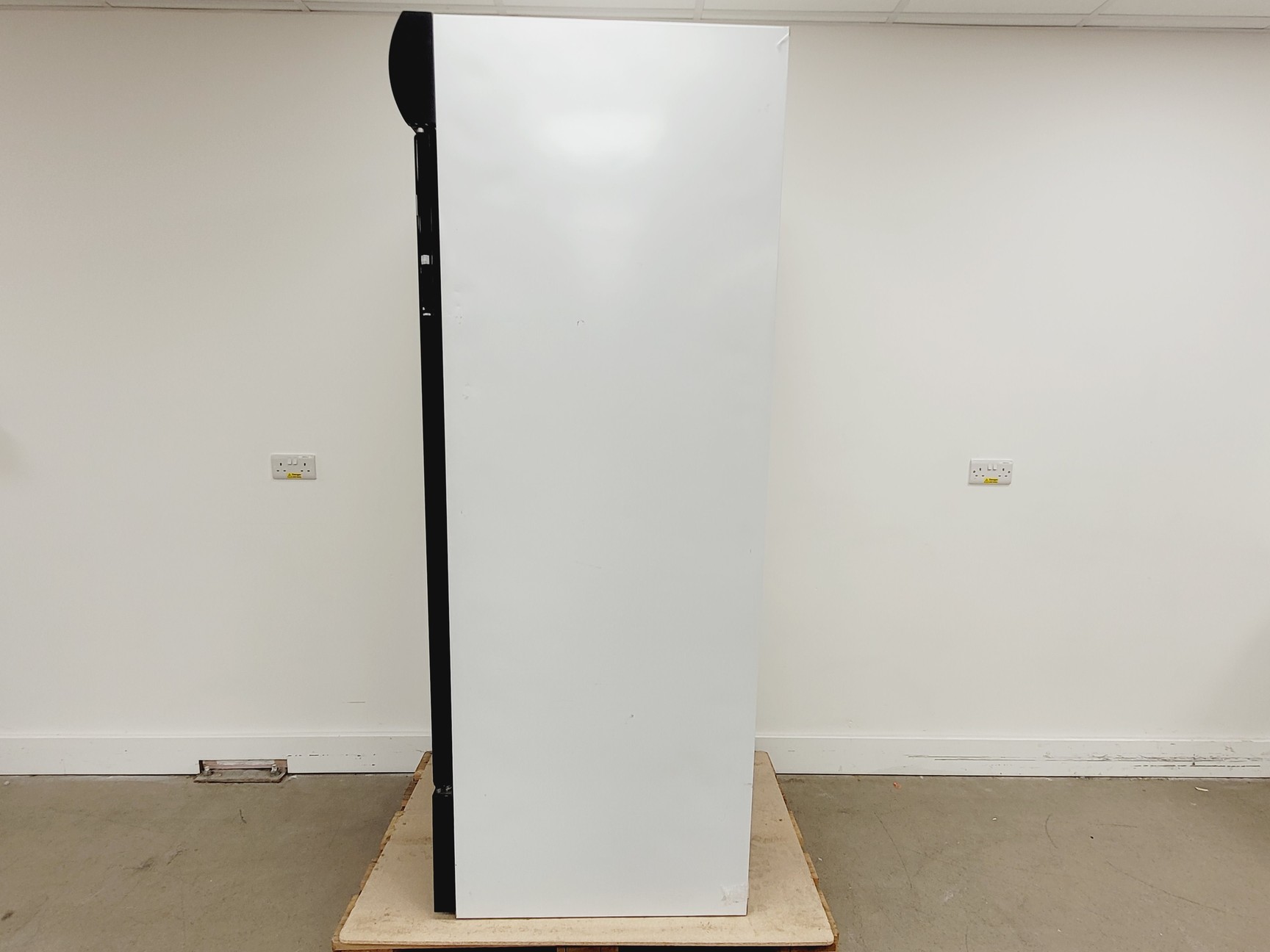 Image of Commercial MPM120HD/L Swing Door Beverage Cooler 545L