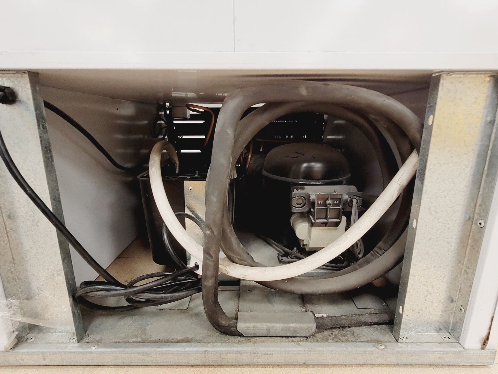 Image of Commercial MPM120HD/L Swing Door Beverage Cooler 545L