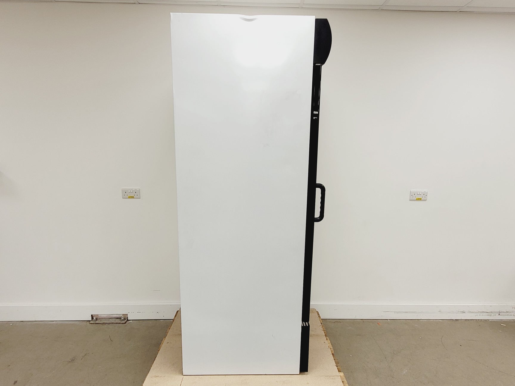 Image of Commercial MPM120HD/L Swing Door Beverage Cooler 545L