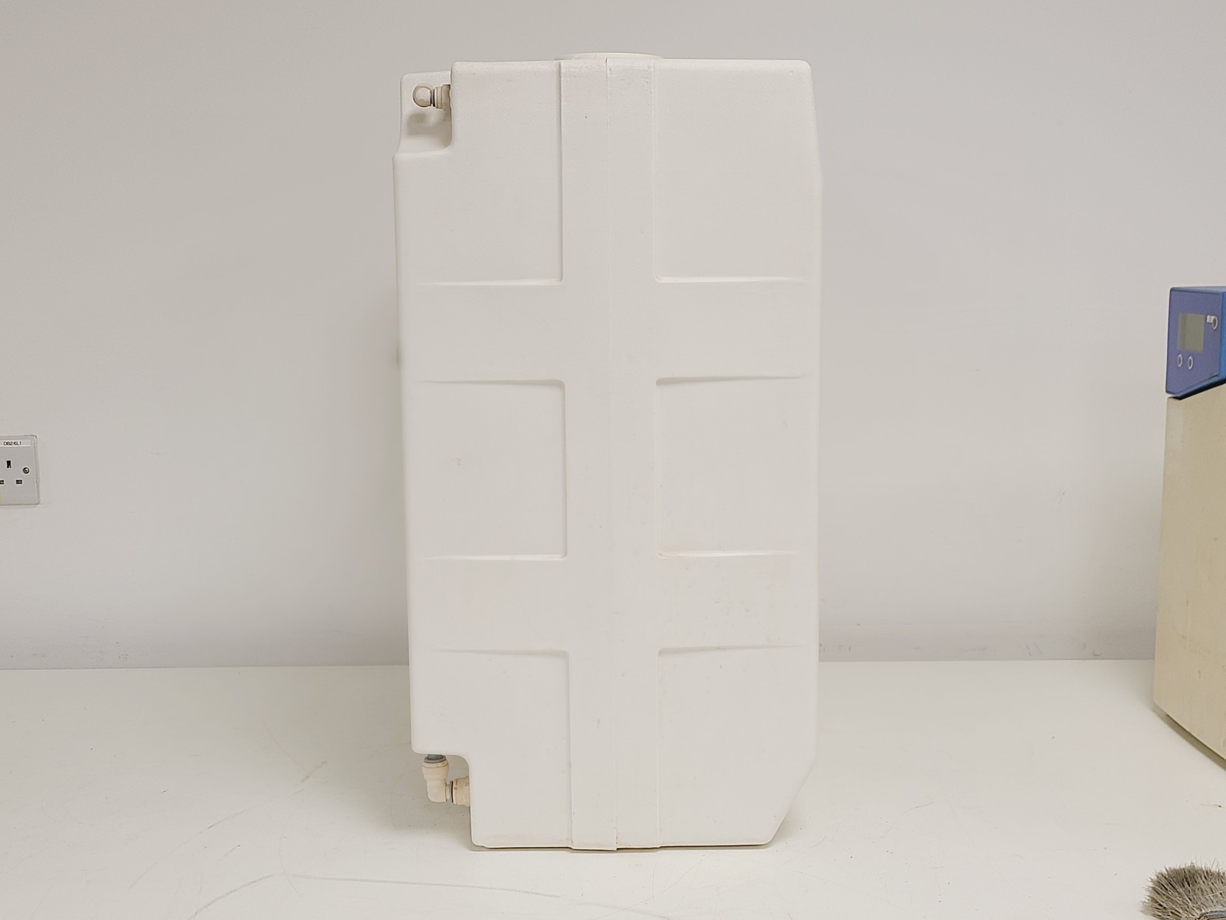 Image of ELGA OPTION-R 7BP with 75l Reservoir Model LA613 Water Purification System