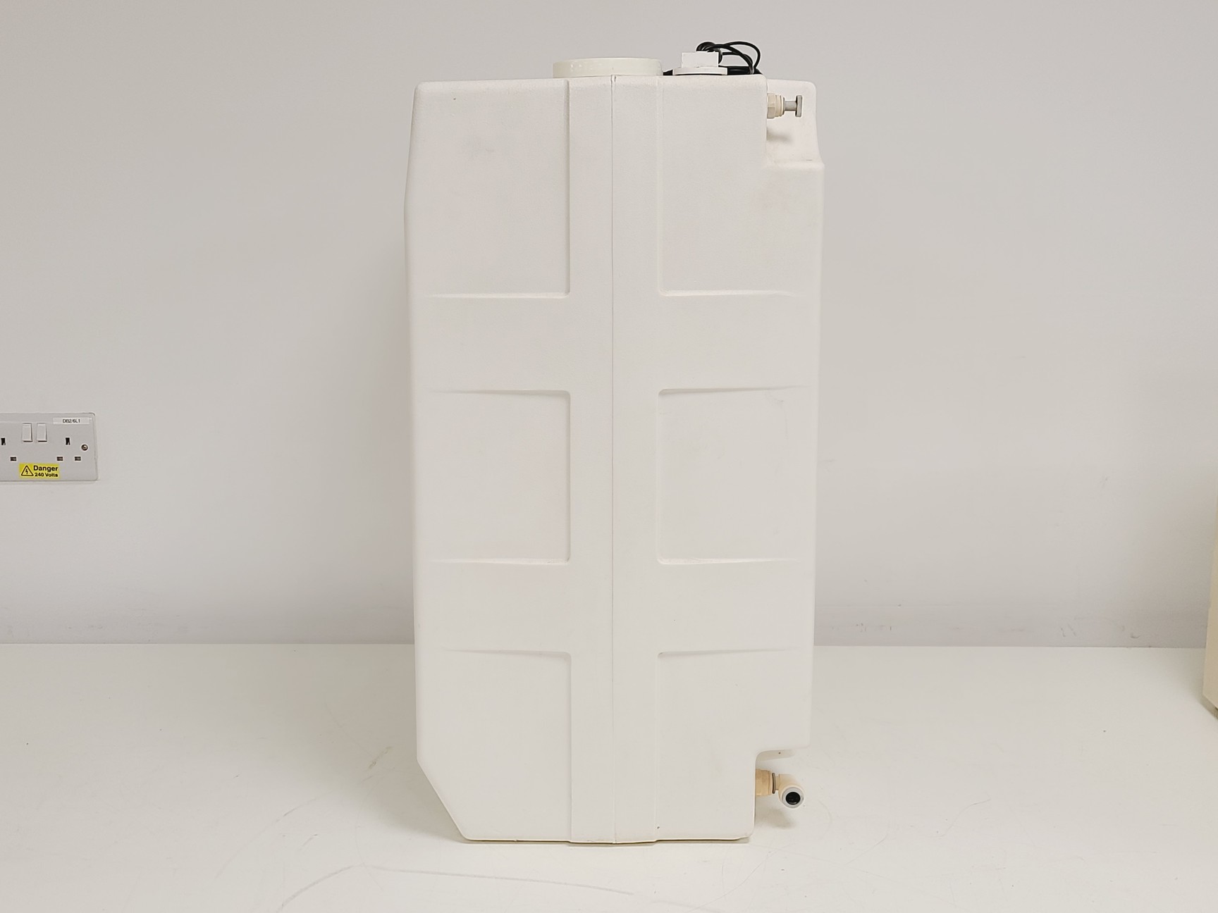 Image of ELGA OPTION-R 7BP with 75l Reservoir Model LA613 Water Purification System