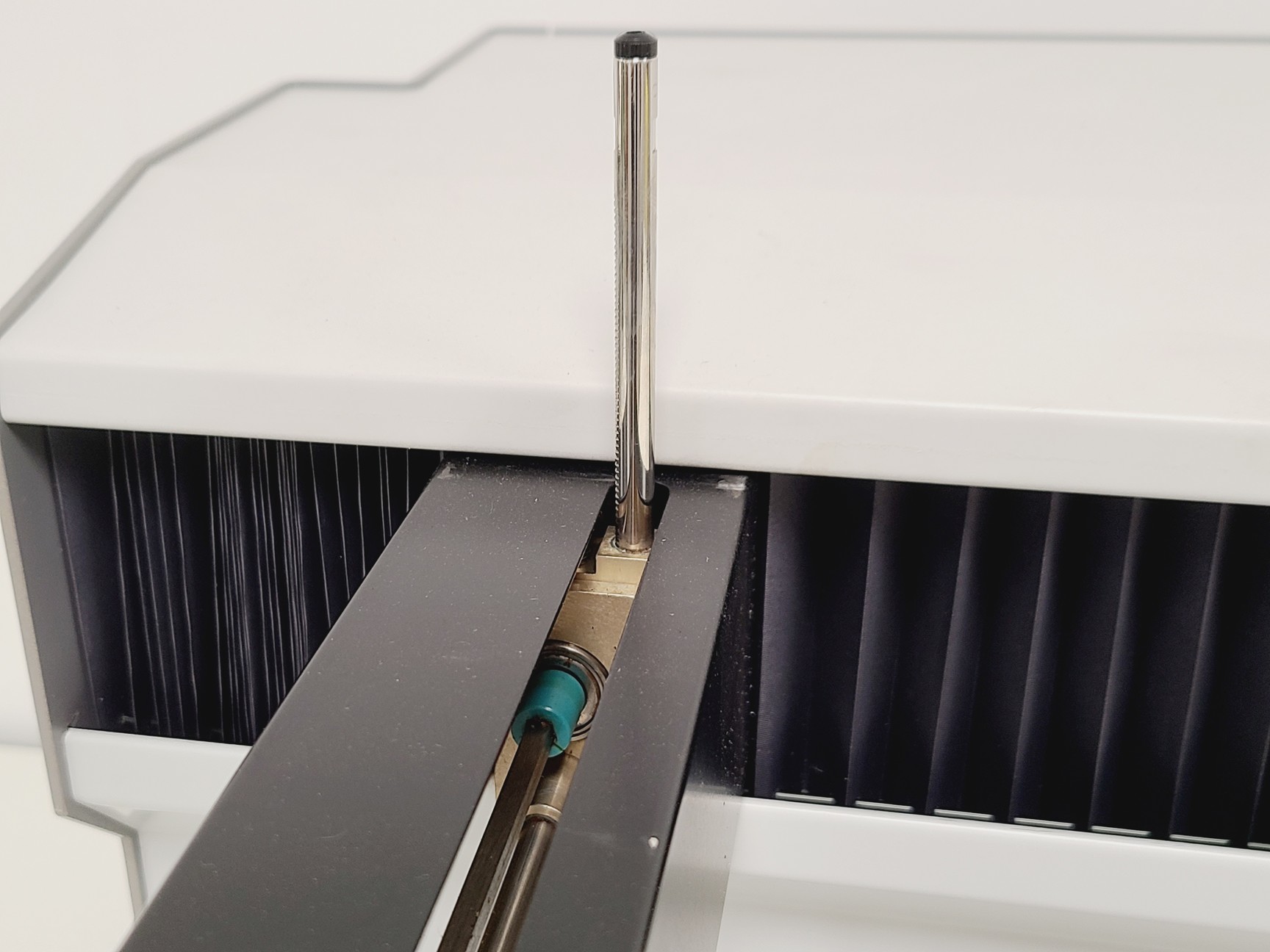 Image of Hook & Tucker Zenyx Beeline 3 Model 210 Liquid Handler w/ 5x Digifilter Boxes