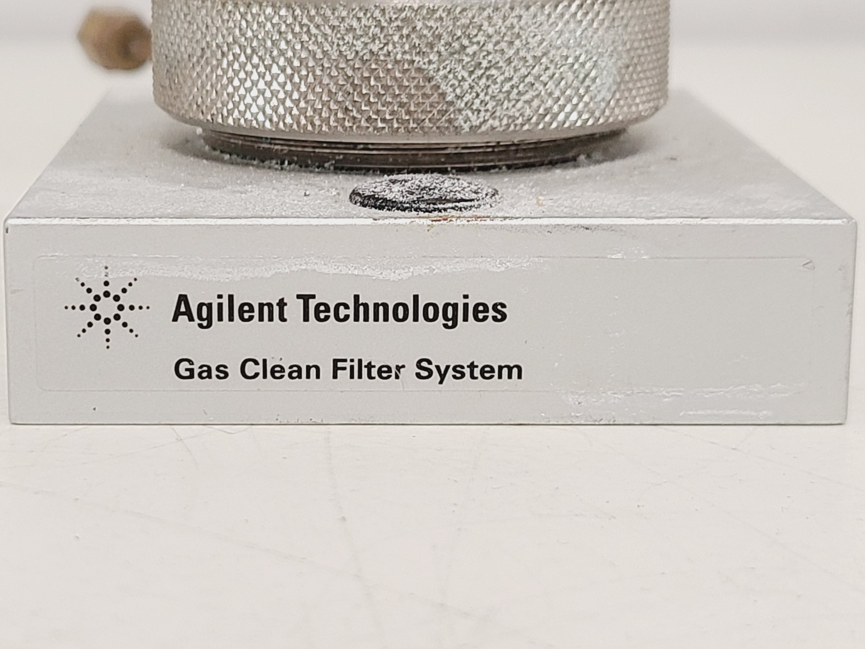 Image of 4x Restek Helium Specific Filters w/ Baseplates & 2x Gas Clean Filter Systems