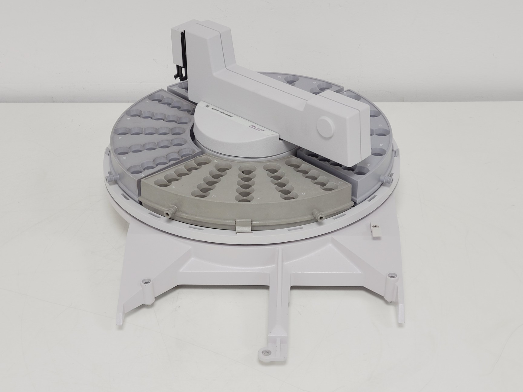 Image of Agilent 7683 Series Autosampler Injection Head G2913A & Vial Tray G2614A