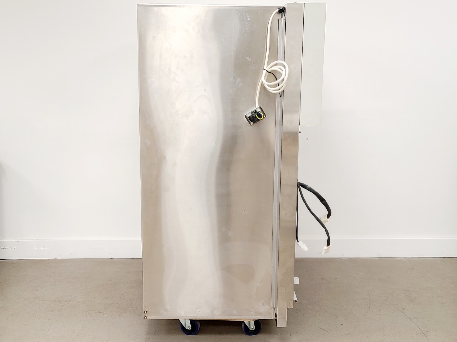 Image of Nuaire Class 2 Biological Safety Cabinet NU-437-400S Spares/Repair Lab