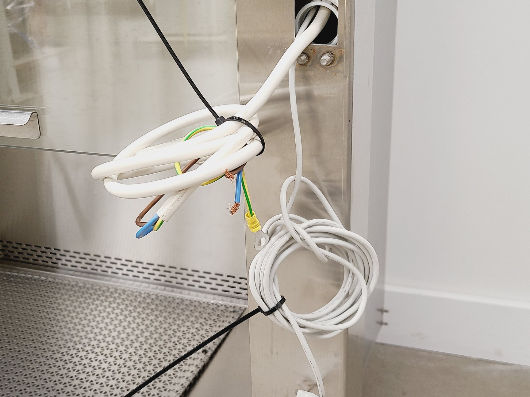 Image of Nuaire Class 2 Biological Safety Cabinet NU-437-400S Spares/Repair Lab