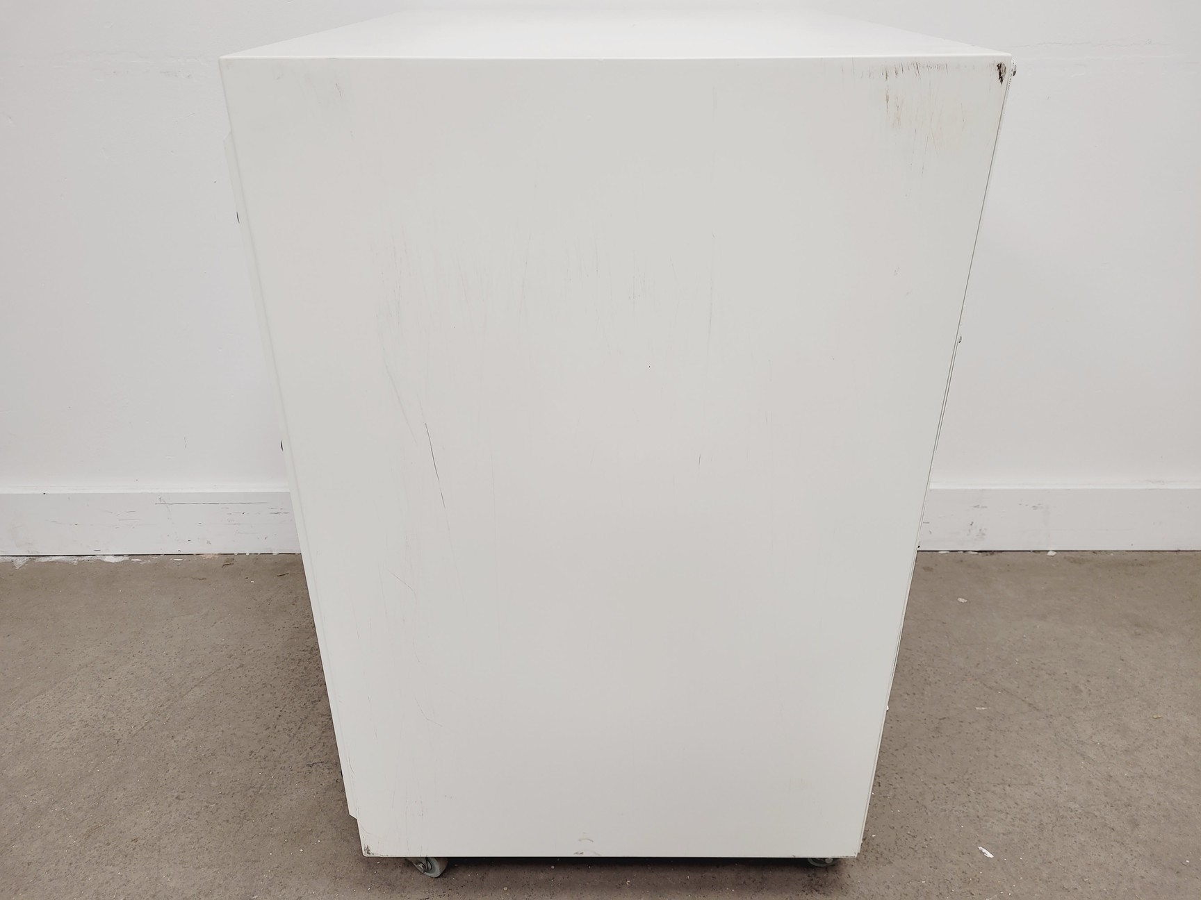 Image of Monmouth CAM-F1500 Clean-Air-Module Floor Standing Filter Fan Lab