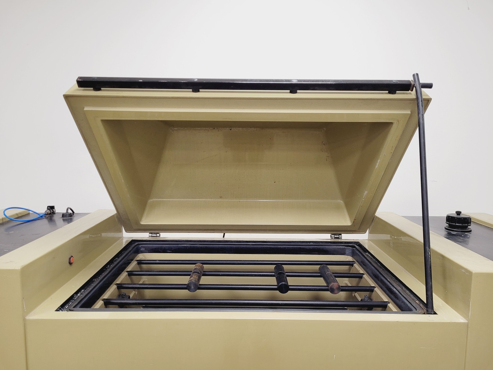 Image of Liebisch STR-400 Salt Spray Corrosion Test Chamber 213x85x125 cm LxWxH