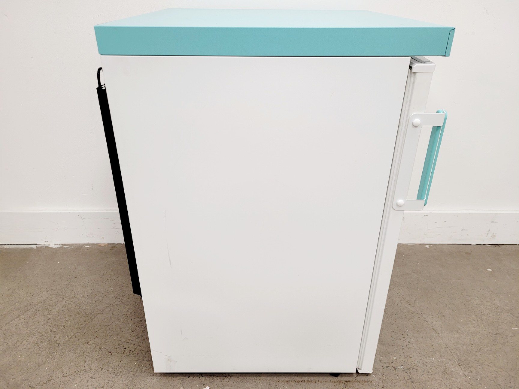 Image of Lec Medical LM LSR151UK Lab Fridge