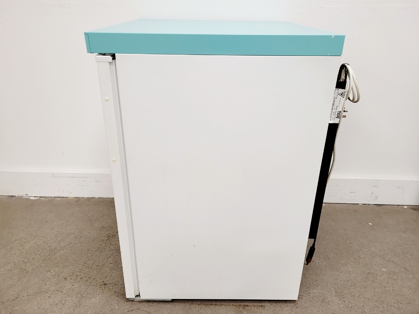 Image of Lec Medical LM LSR151UK Lab Fridge