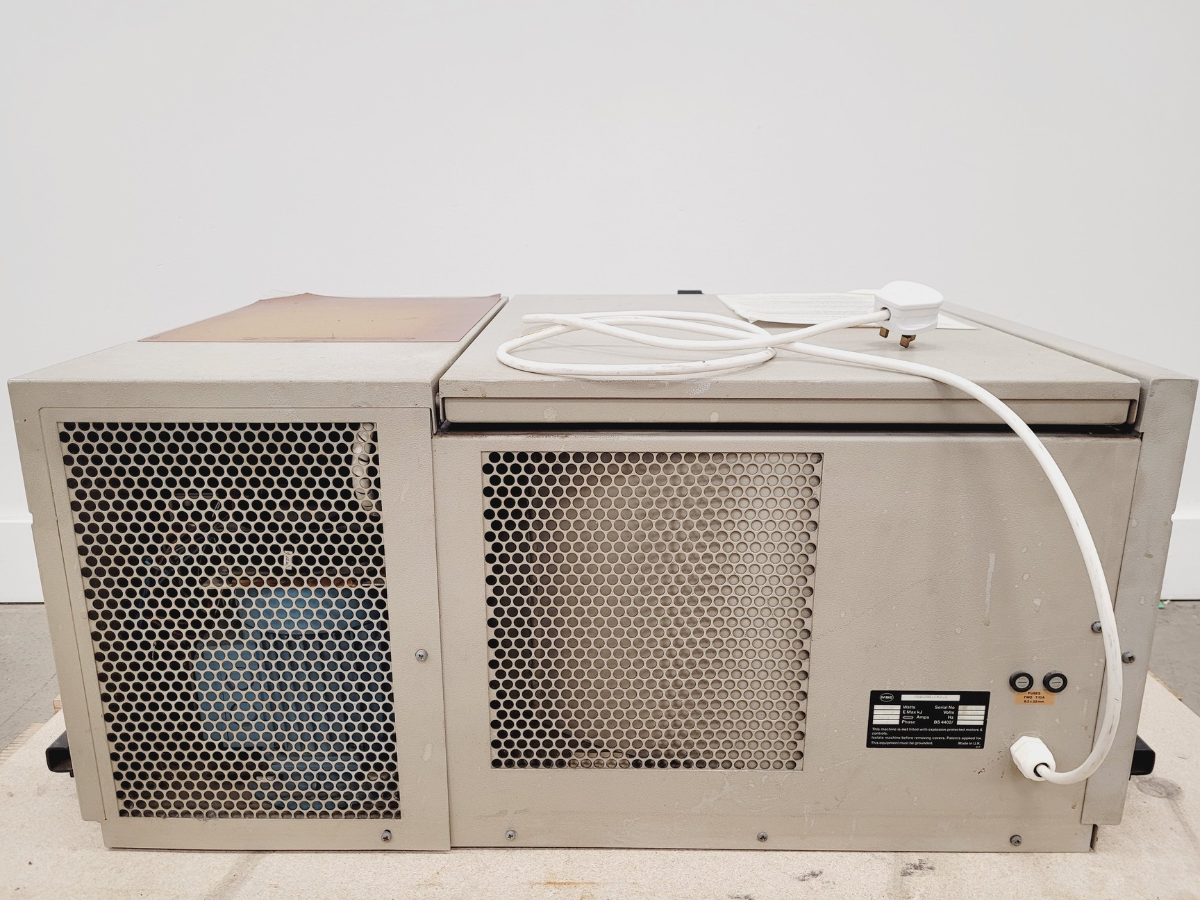 Image of MSE Mistral 3000i Benchtop Centrifuge Lab