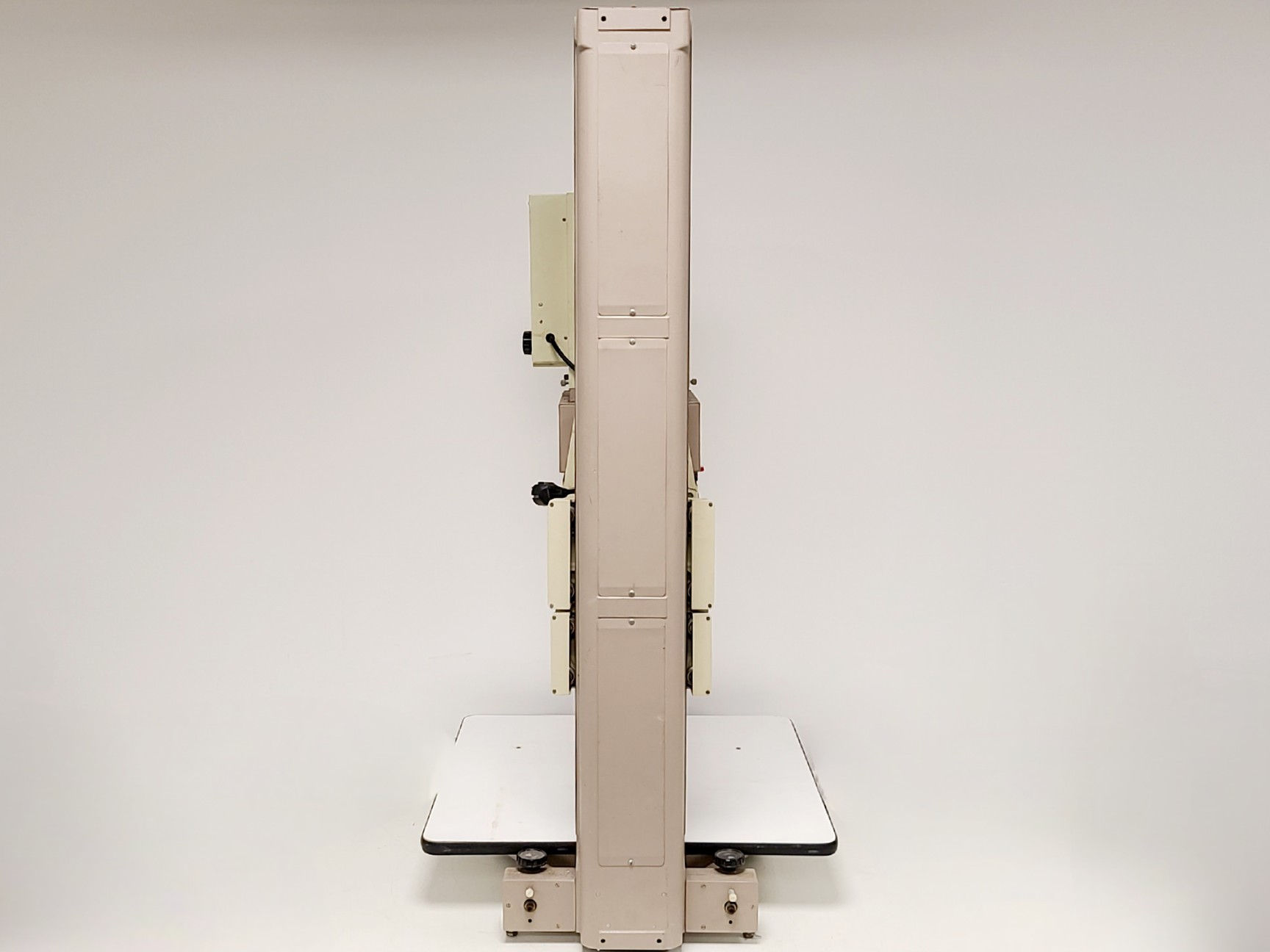 Image of De Vere 504 Photographic Enlarger with Varicon Head and GraLab Model 300 Timer