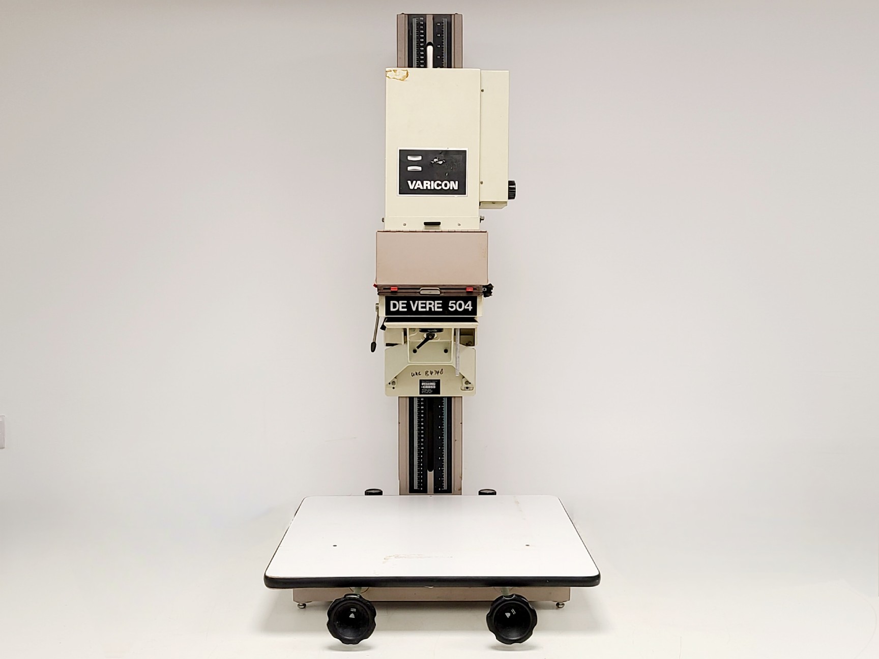 Image of De Vere 504 Photographic Enlarger with Varicon Head and GraLab Model 300 Timer