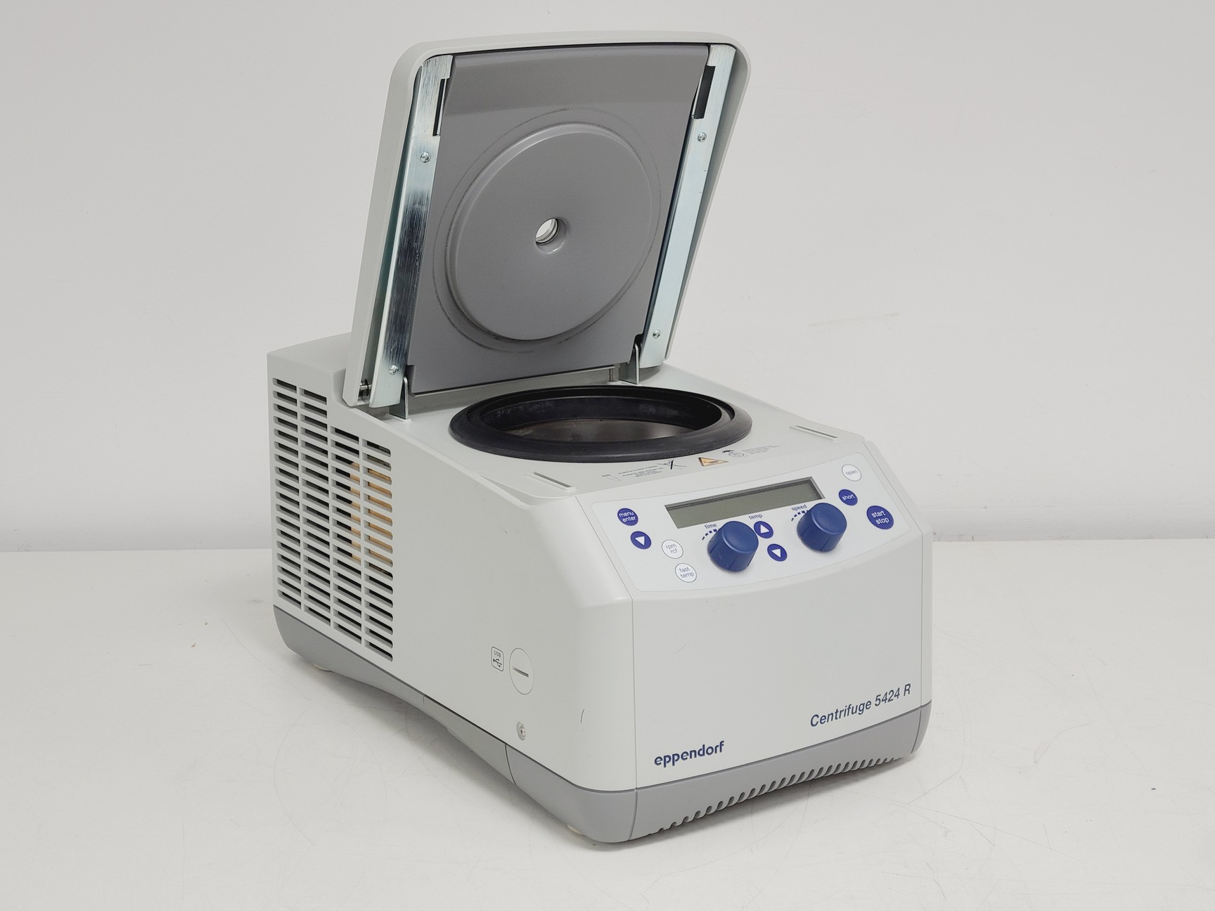 Image of Eppendorf 5424 R Refrigerated Centrifuge w/ FA-45-24-11 Rotor