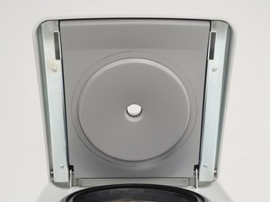 Thumbnail image of Eppendorf 5424 R Refrigerated Centrifuge w/ FA-45-24-11 Rotor