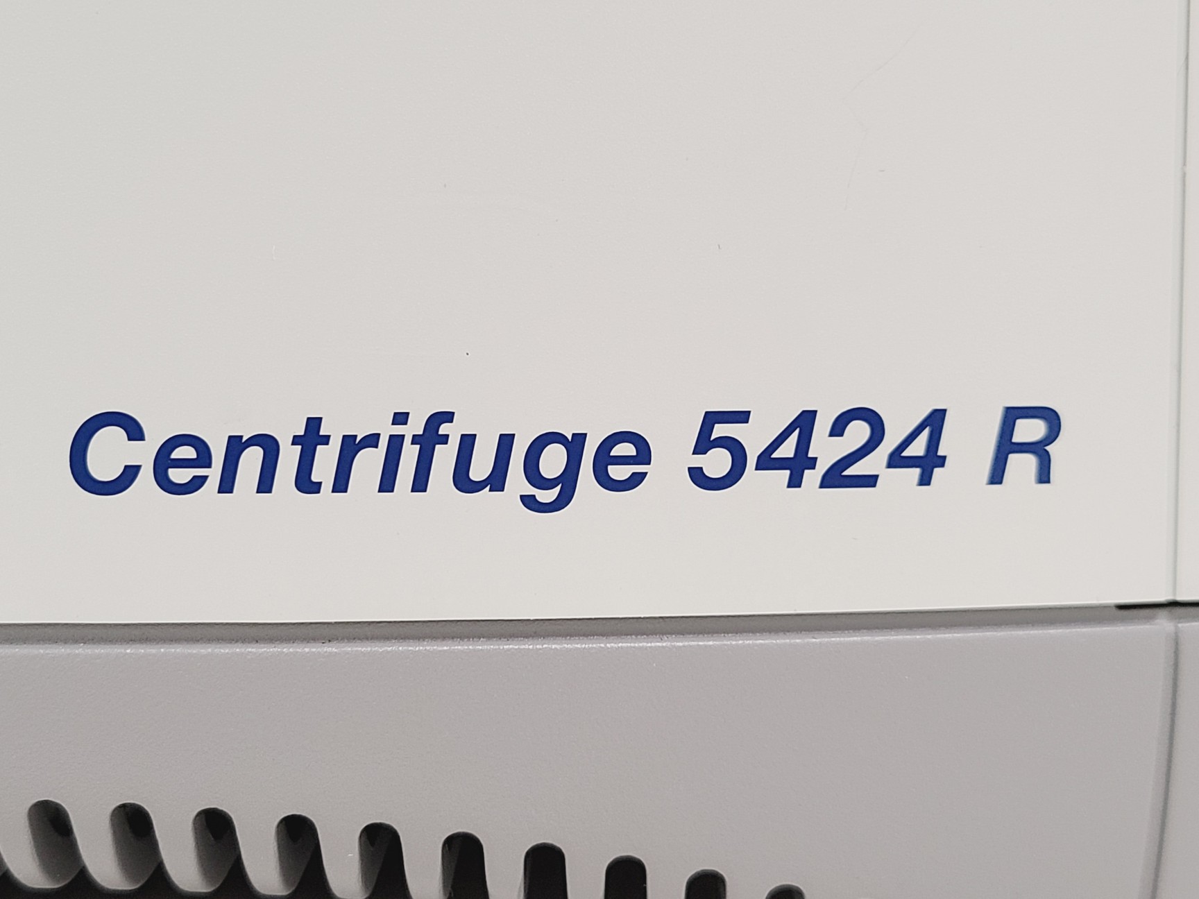 Image of Eppendorf 5424 R Refrigerated Centrifuge w/ FA-45-24-11 Rotor