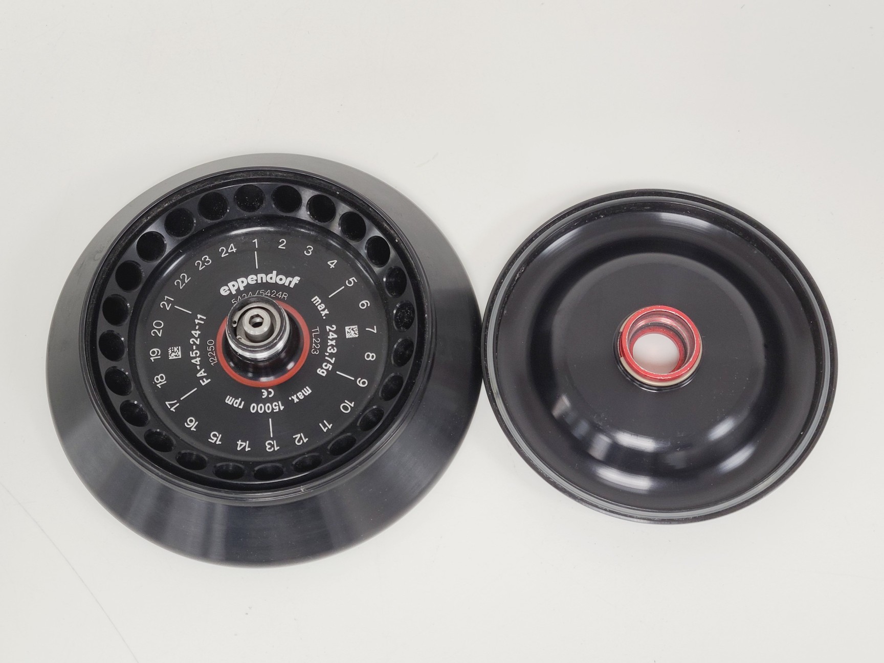 Image of Eppendorf 5424 R Refrigerated Centrifuge w/ FA-45-24-11 Rotor