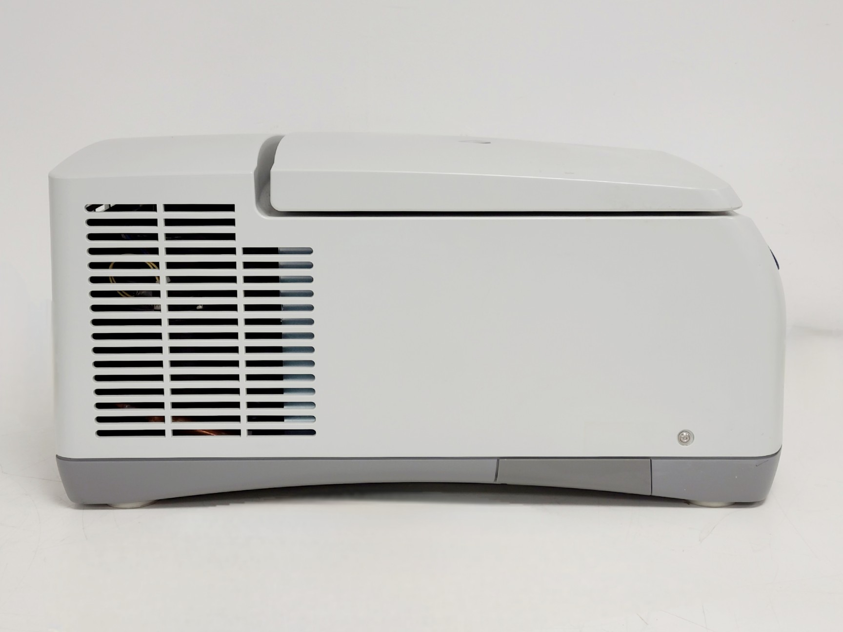 Image of Eppendorf 5427 R Refrigerated Centrifuge w/ FA-45-48-11 Rotor