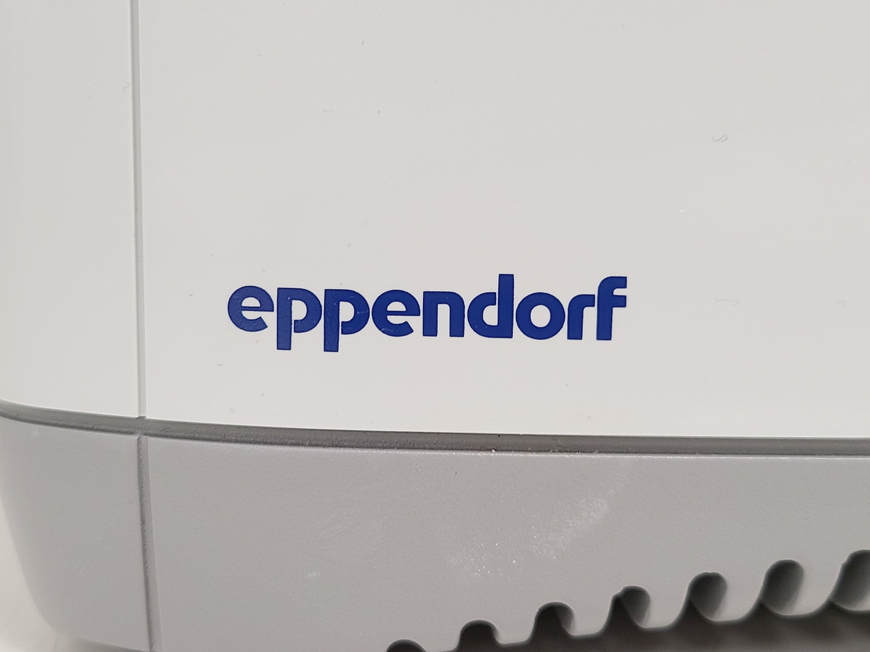 Image of Eppendorf 5427 R Refrigerated Centrifuge w/ FA-45-48-11 Rotor