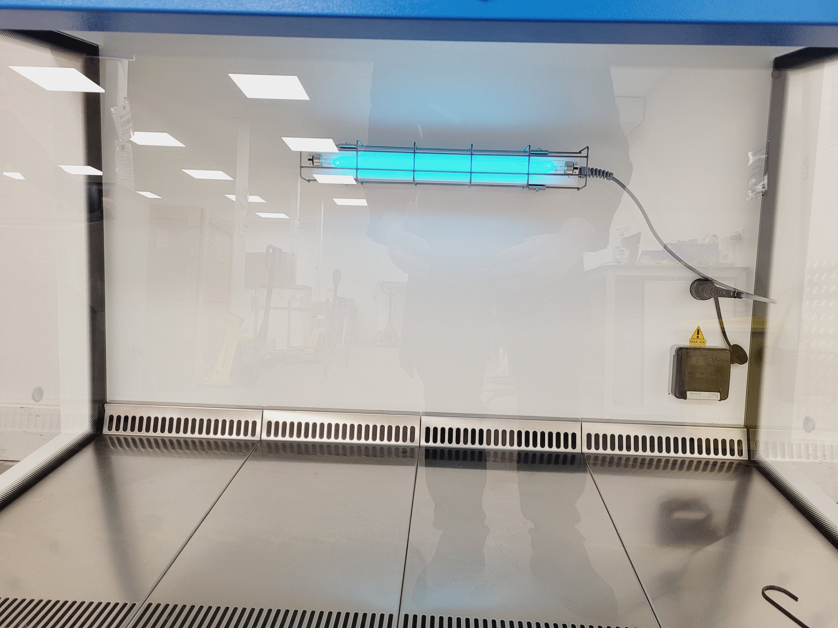 Image of Faster SafeFast Classic 212 Class 2 Biological Safety Cabinet