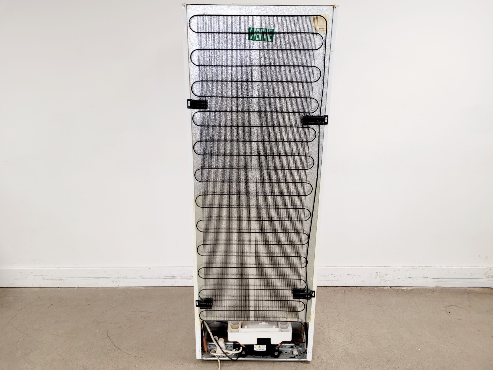 Image of Beko FFP1671W Freezer