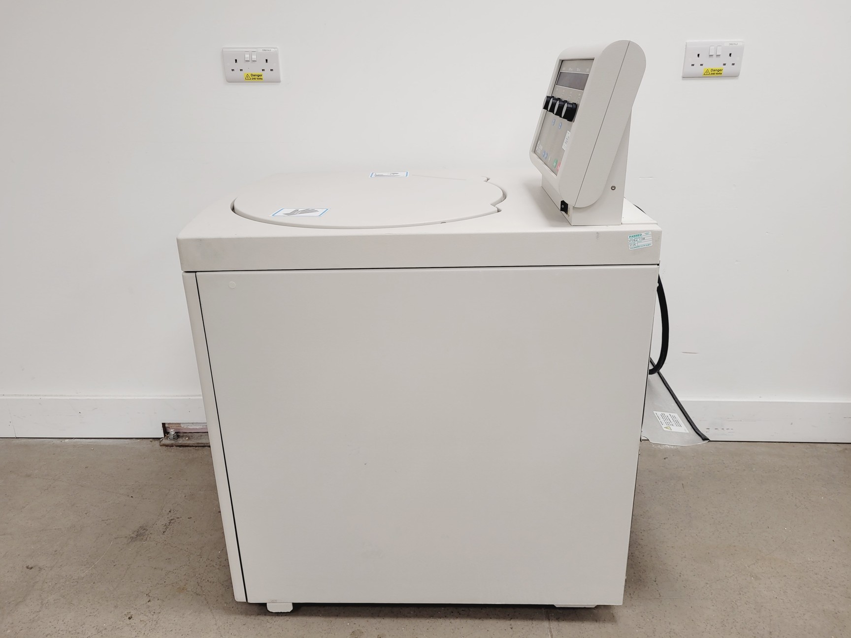 Image of Beckman Coulter Avanti J-26 XP Centrifuge Lab