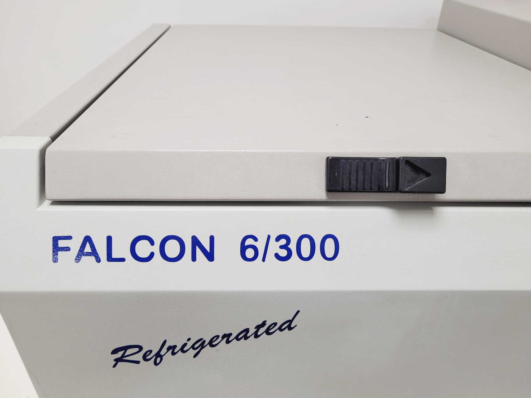 Image of MSE Falcon 6/300 Benchtop Centrifuge