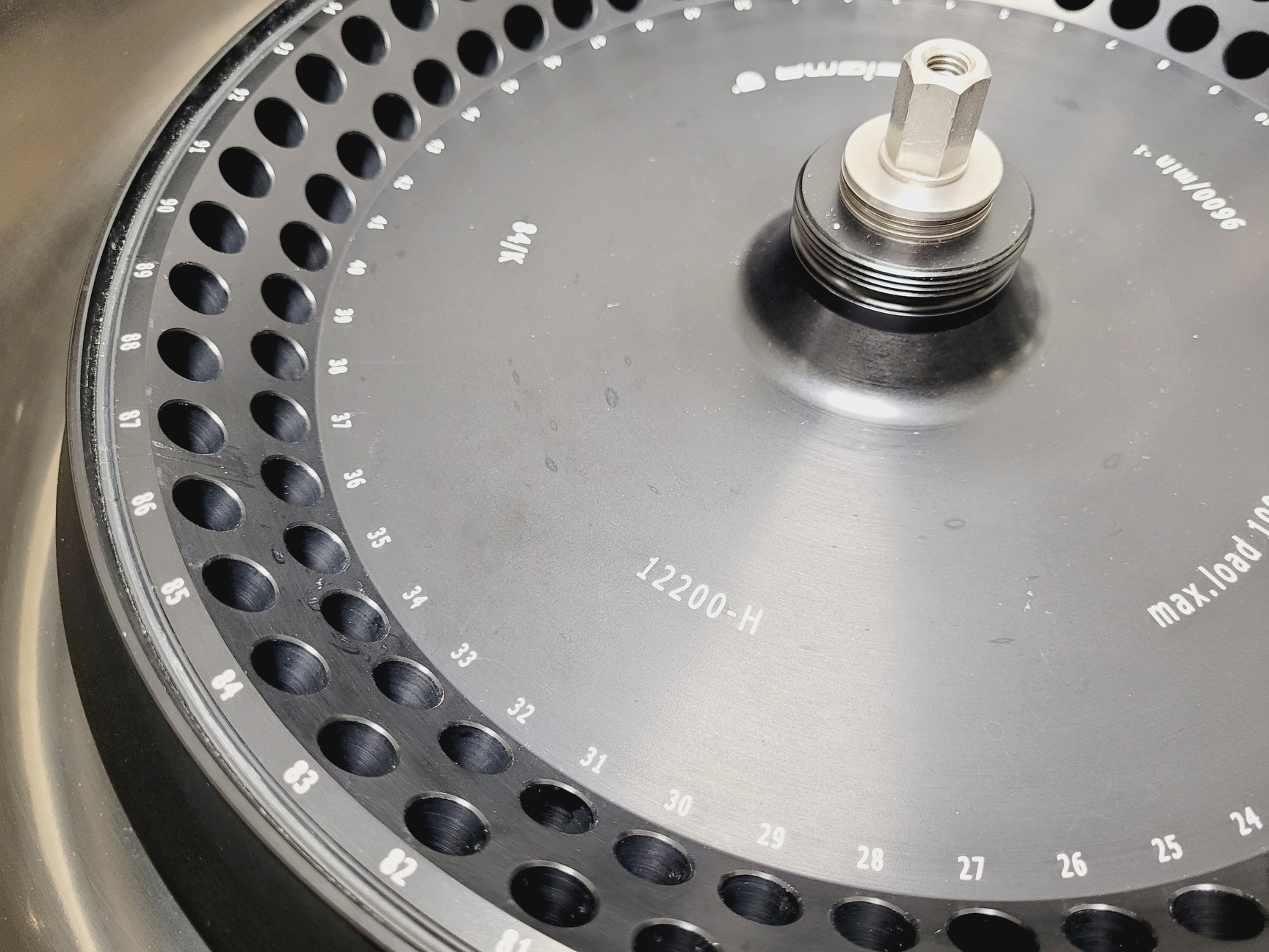 Image of Sigma 4K15C Benchtop Centrifuge