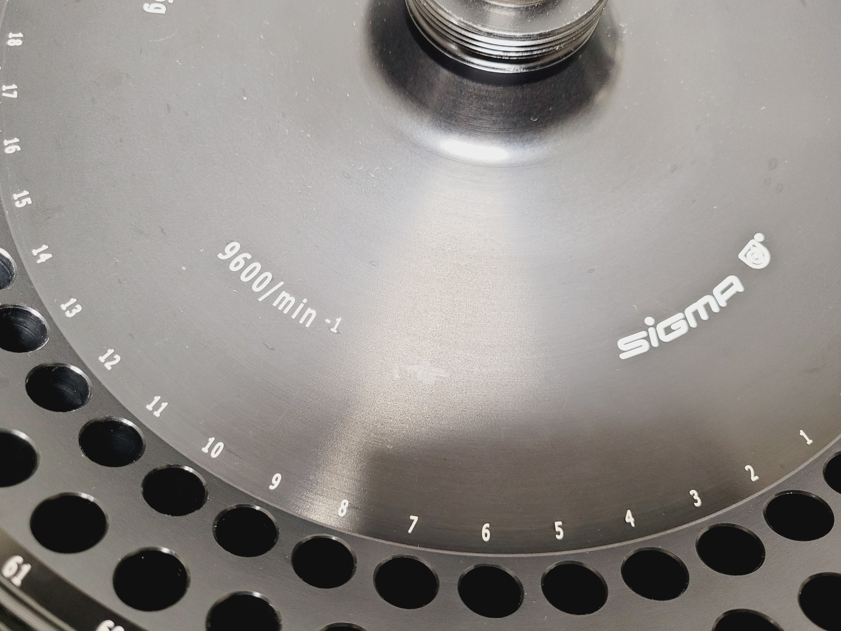 Image of Sigma 4K15C Benchtop Centrifuge