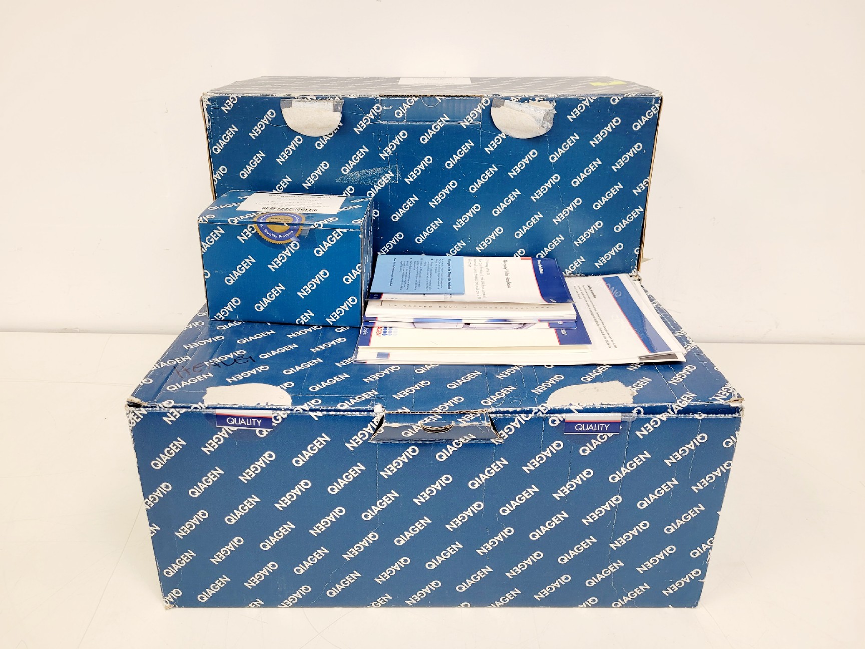 Image of QIAGEN QIAcube Nucleic Acid Purification System Lab