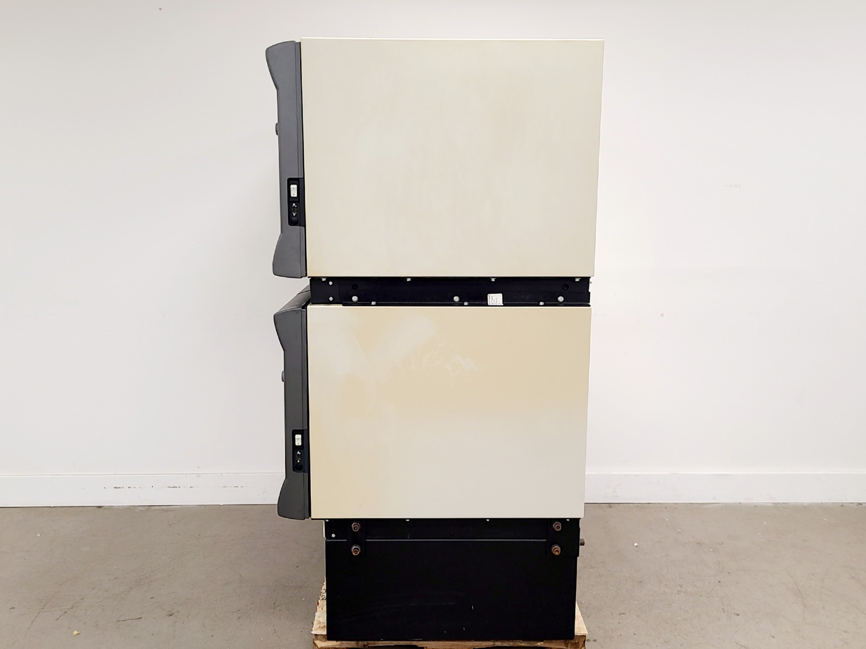 Image of New Brunswick Innova 44 Incubator Shaker Double Stack Lab