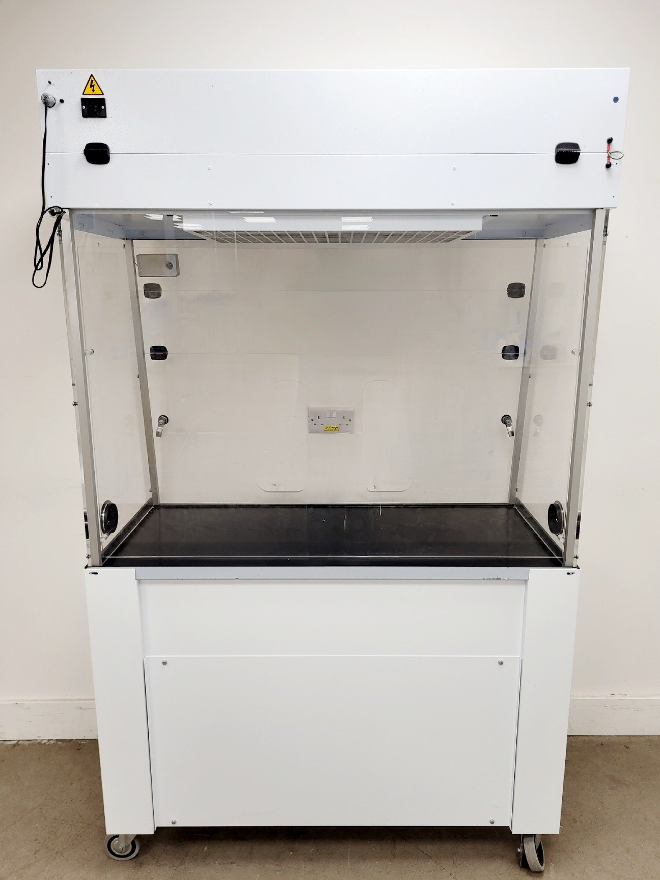 Image of Bigneat BC1204 Recirculating Fume Hood Lab