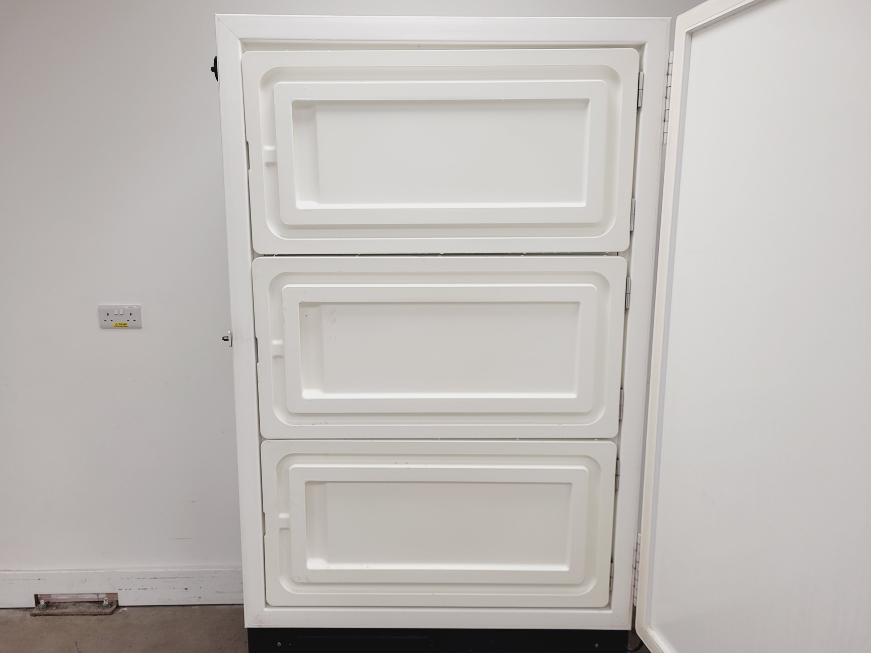 Image of New Brunswick Scientific U725 -86 Ultra Low Temperature Freezer