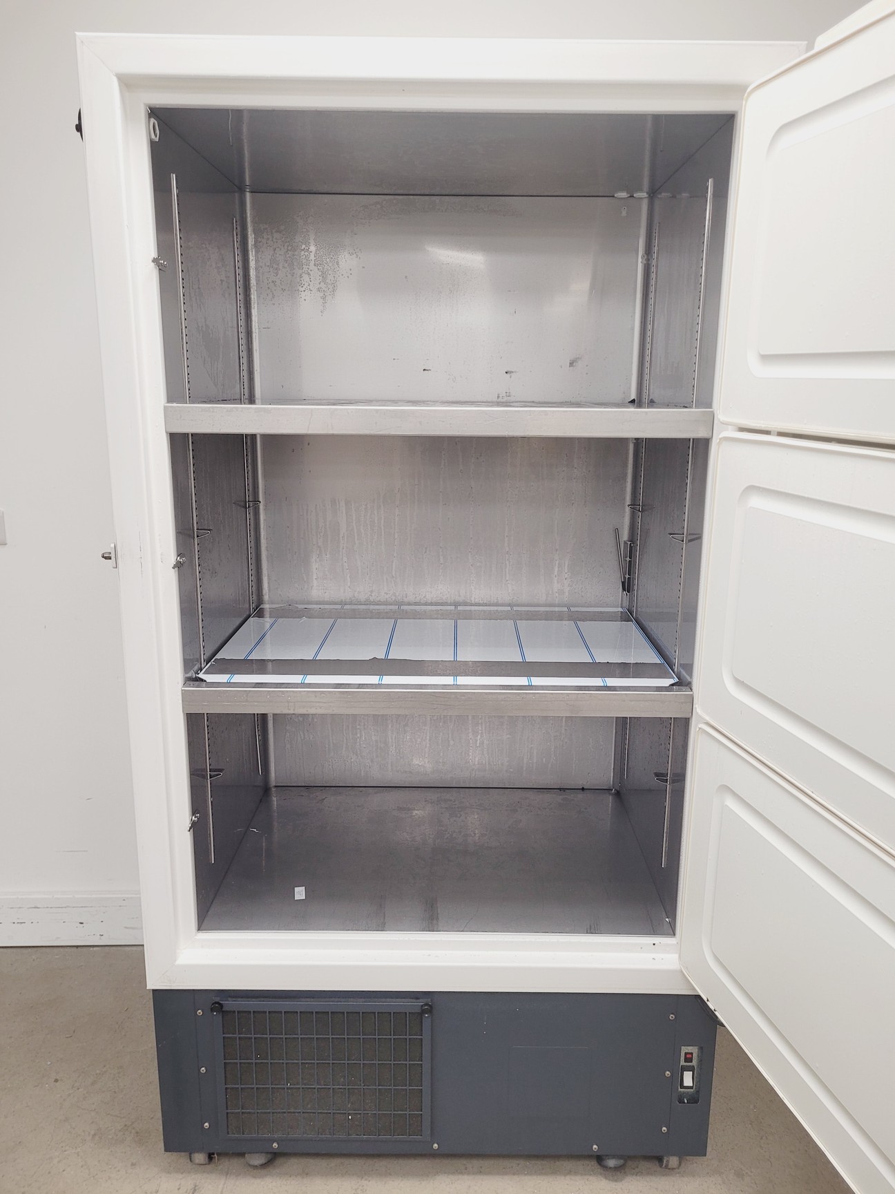 Image of New Brunswick Scientific U725 -86 Ultra Low Temperature Freezer