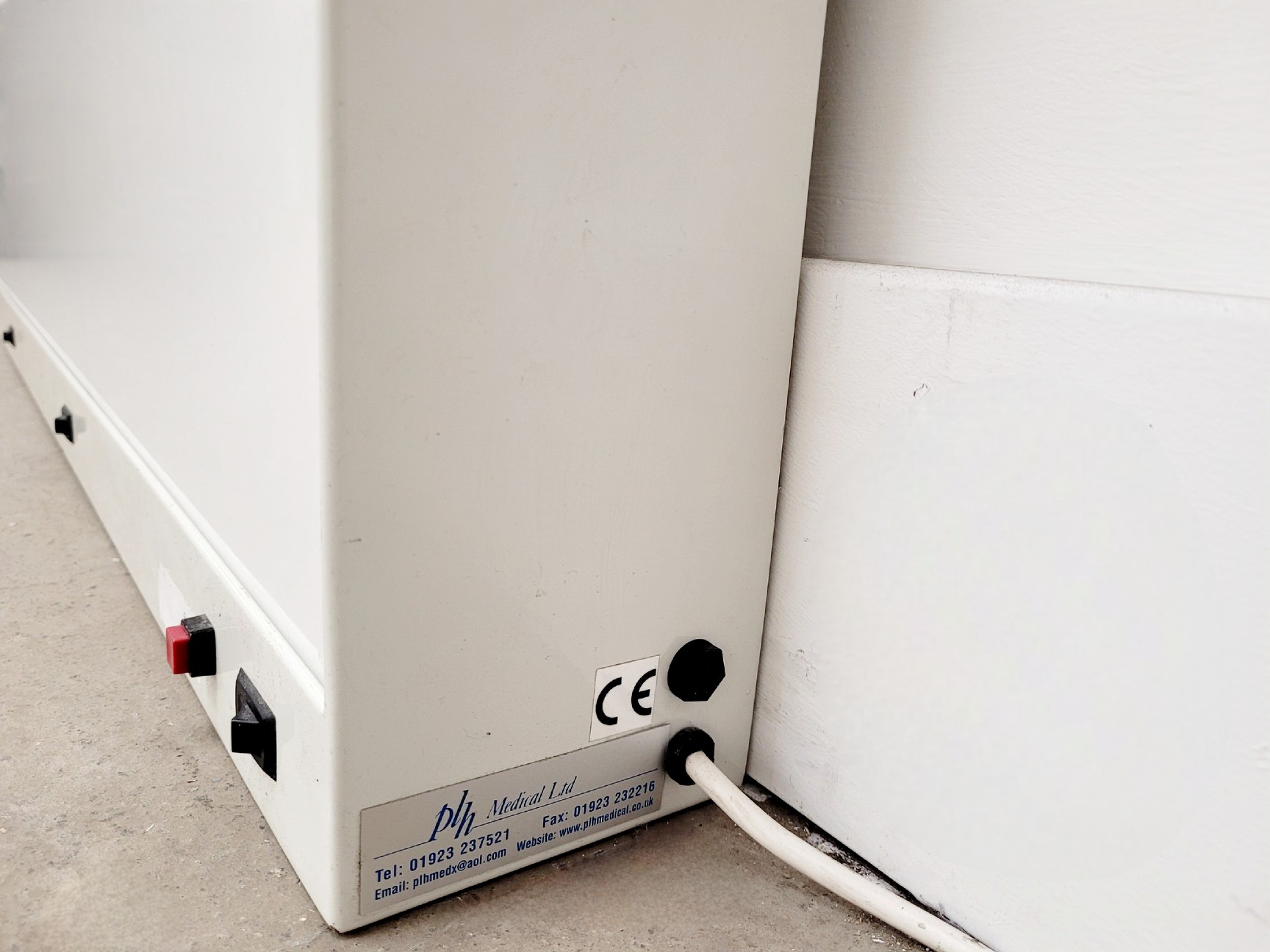 Image of PLH Medical LTD Large Wall Mounted X-Ray Light Box 147x12x110 cm LxWxH 